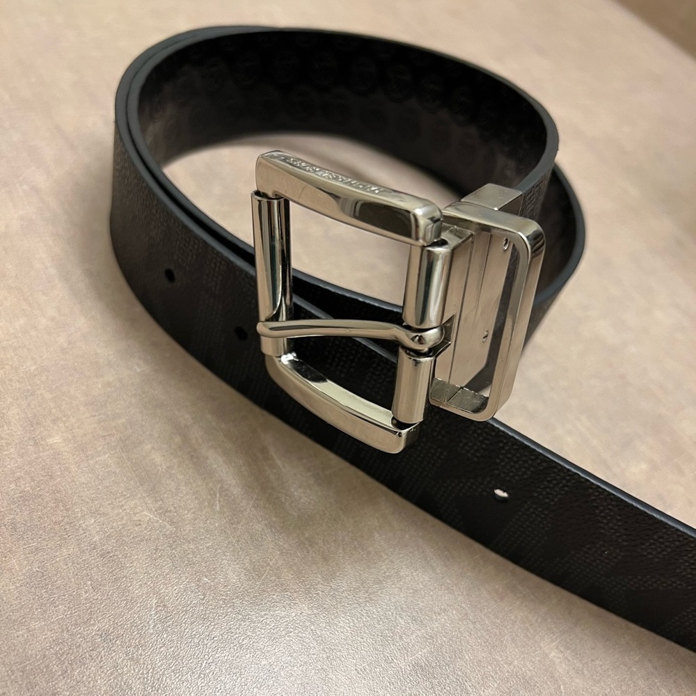 Michael Kors women’s reversible belt - Black (28/29 waist)